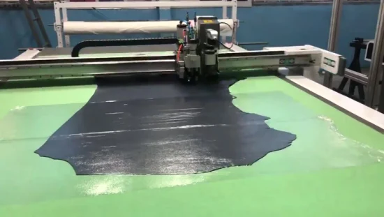 Corte de carpete impresso em couro puro com ferramenta de corte oscilante da Yuchen CNC